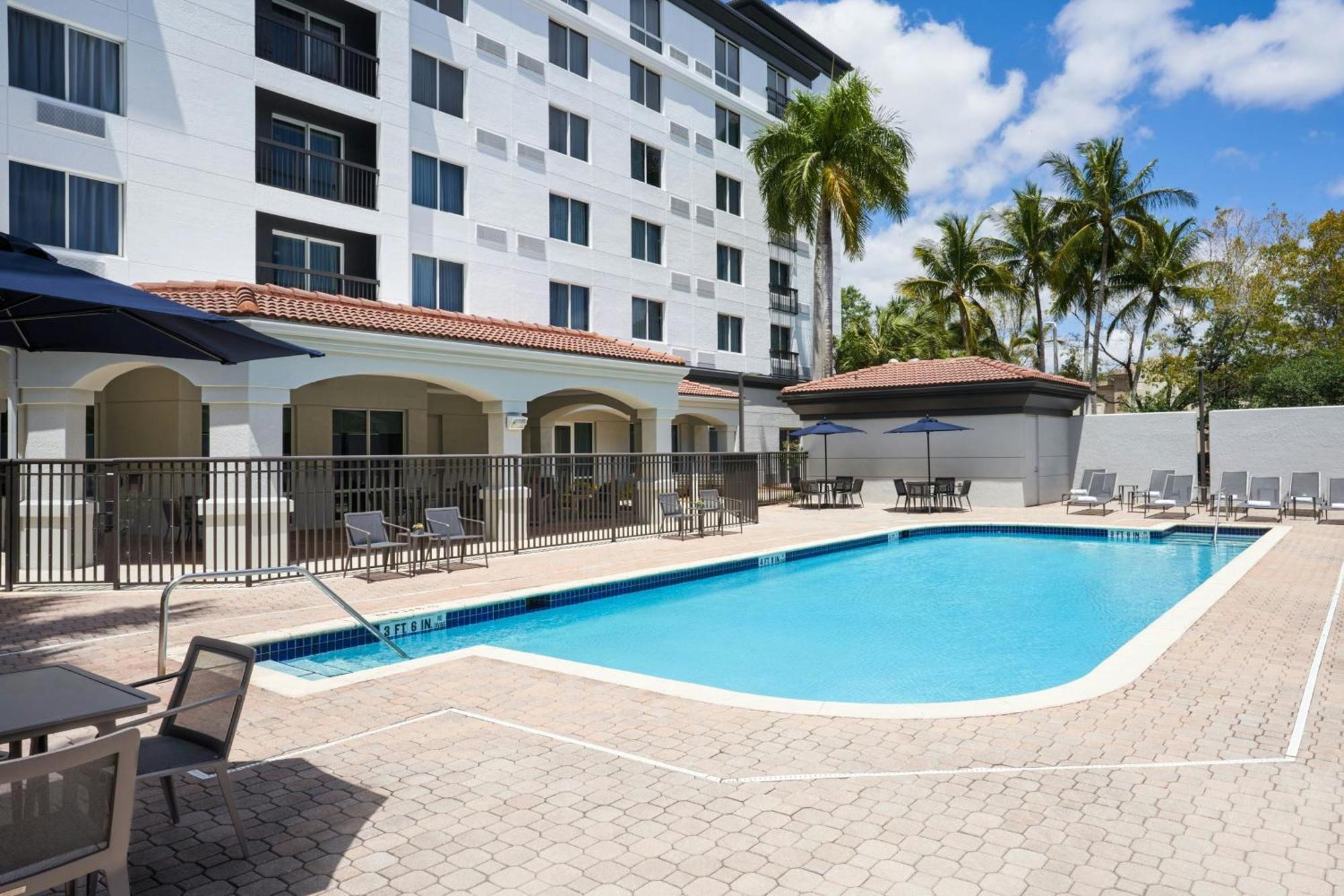 Courtyard By Marriott Fort Lauderdale Weston Extérieur photo
